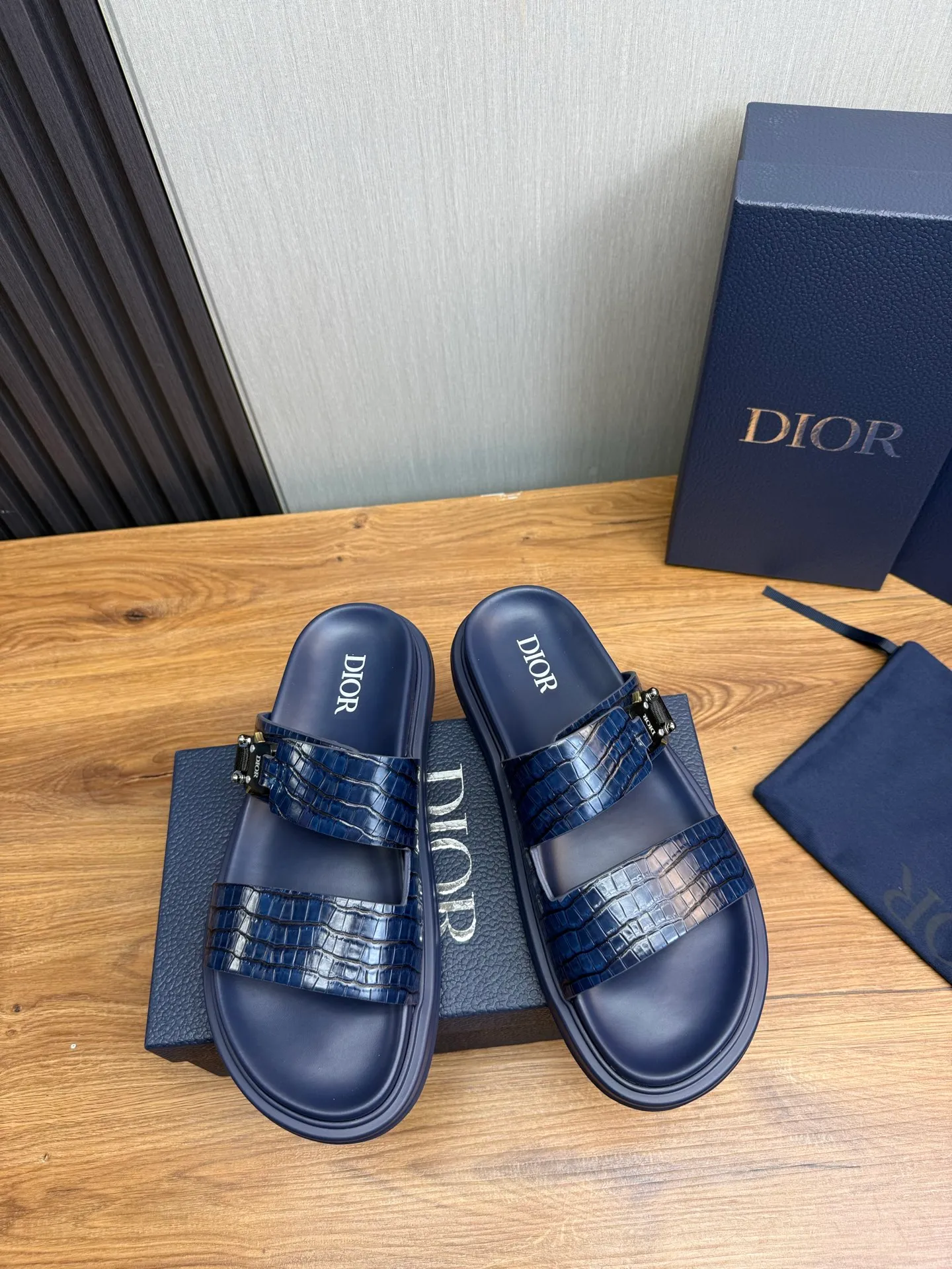 Men's shoes 300💰 Dior. Men's slippers🩴 Official website 1:1 production 38-45 size 45 46 🉑️Customized original material shipped✅